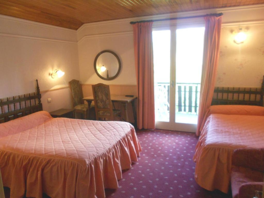 Hotel Les Barnieres Guillestre Habitación foto